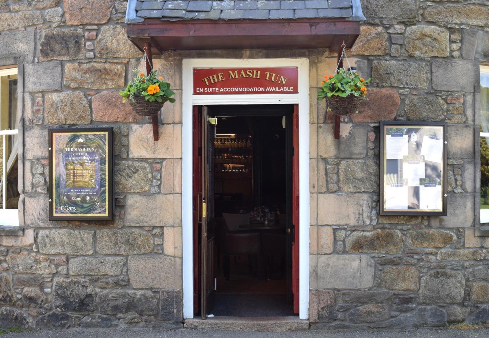 Hotel The Mash Tun à Aberlour Extérieur photo
